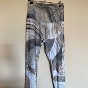Onzie workout leggings